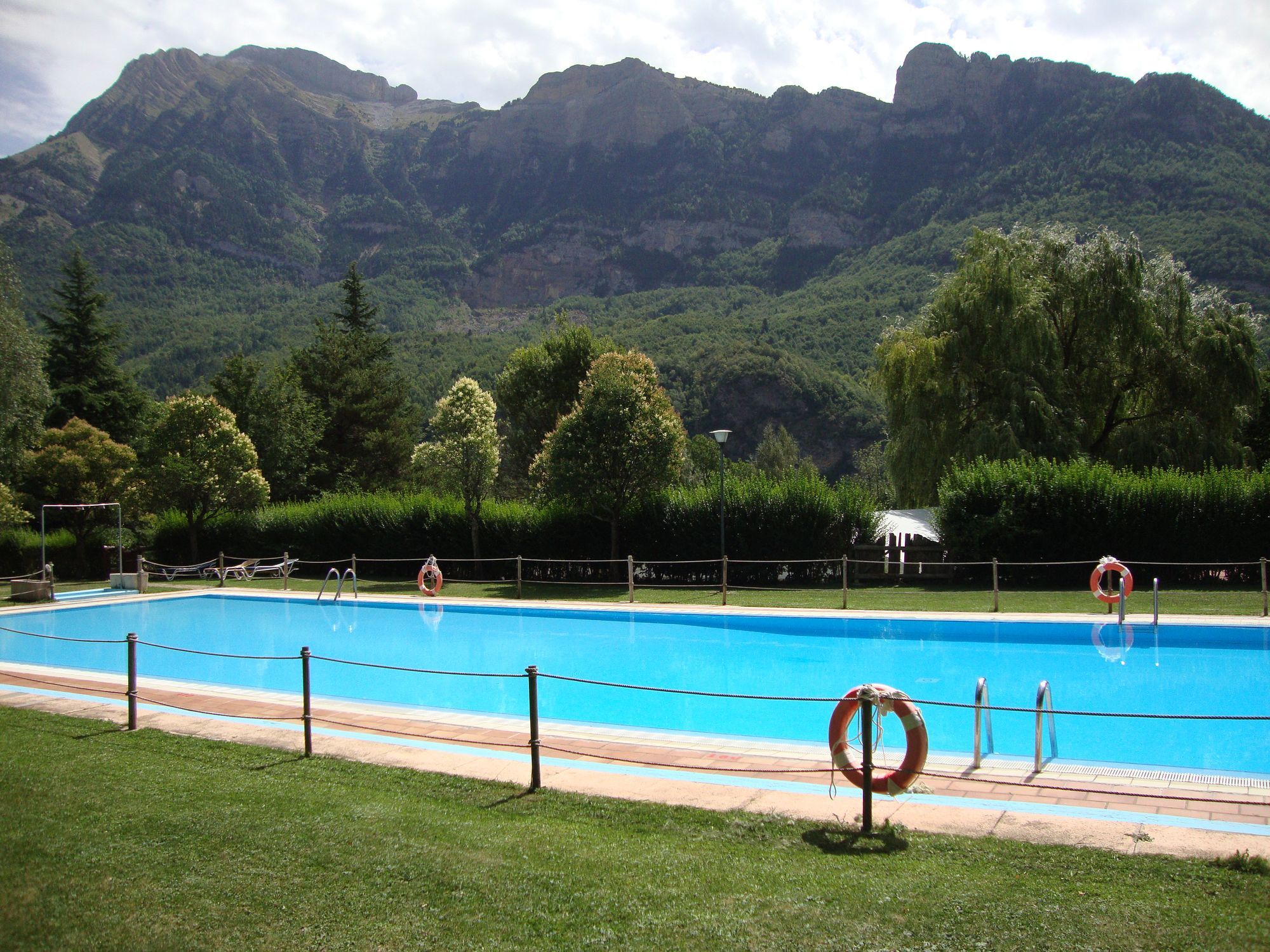 Complejo Bubal Formigal 3000 Apartment Biescas  Exterior photo